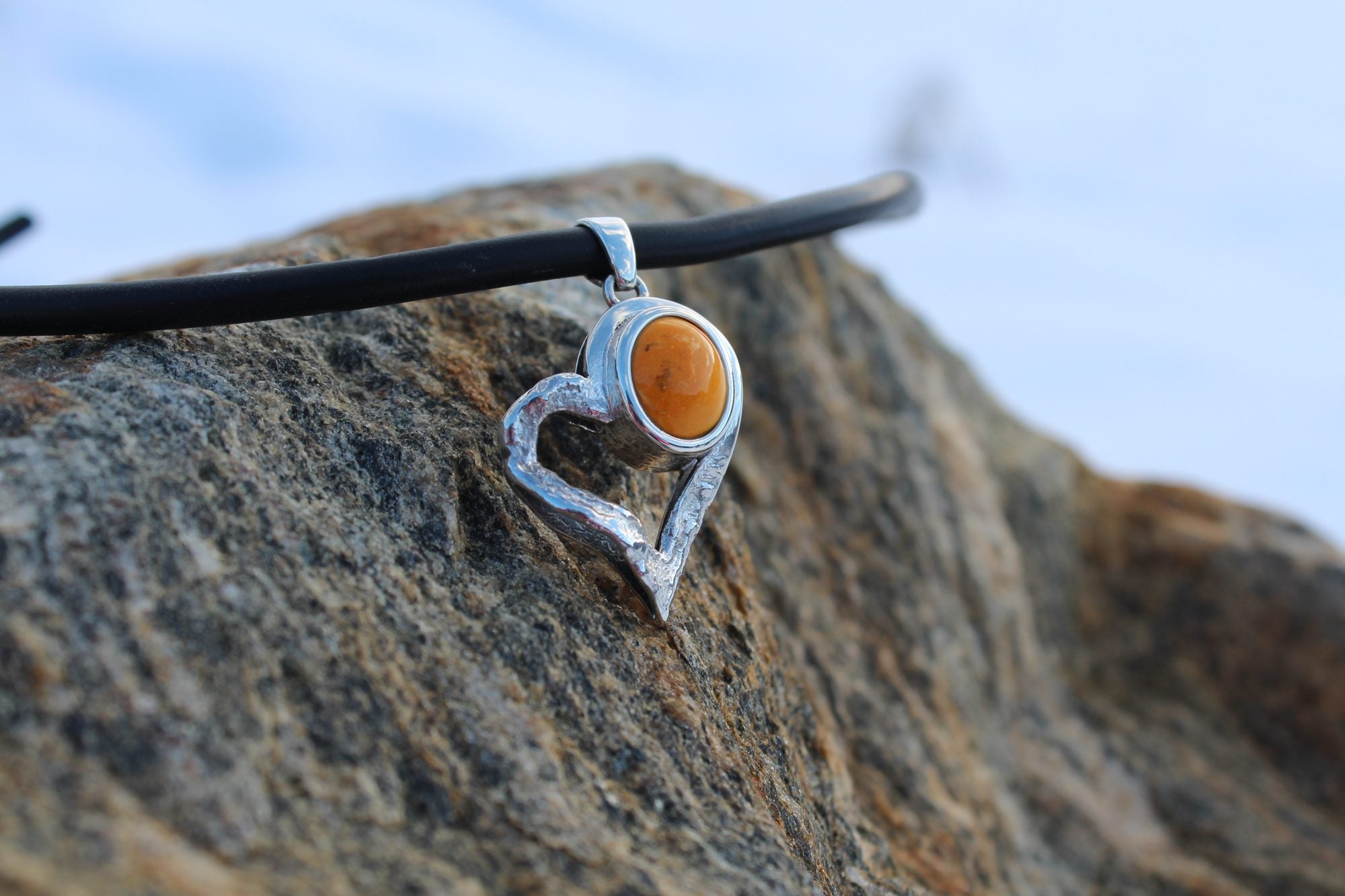 Herz-Anhänger in Silber mit Cabochon